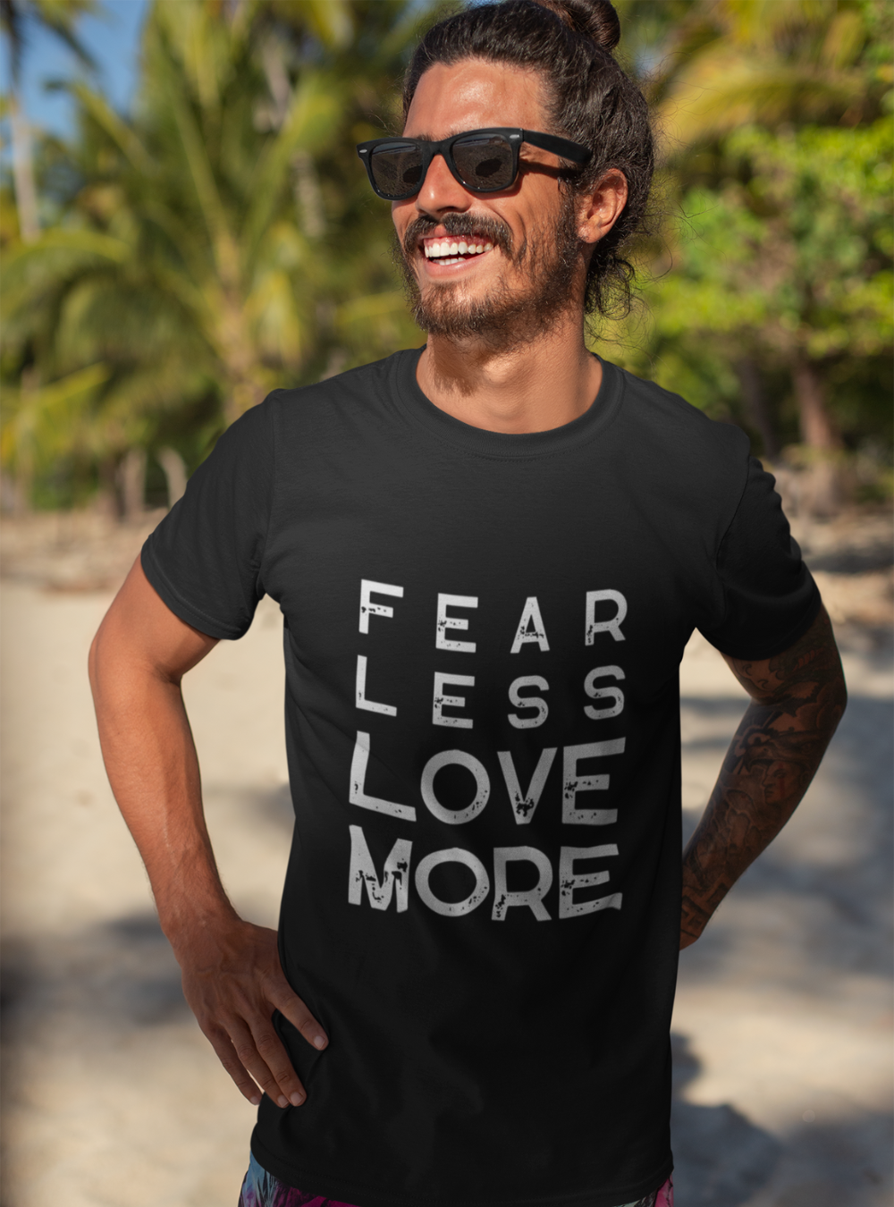 Fear Less Love More | Premium Organic Herren T-Shirt