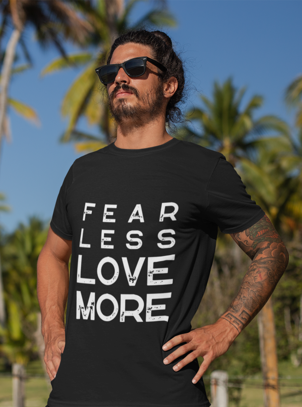Fear Less Love More | Premium Organic Herren T-Shirt
